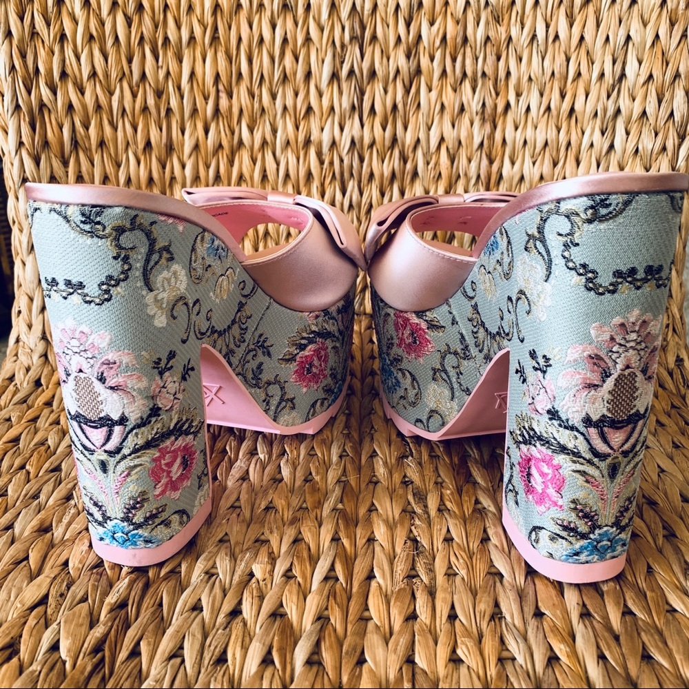 New YRU Pink Satin Bow Brocade Platforms - Picture 5 of 6